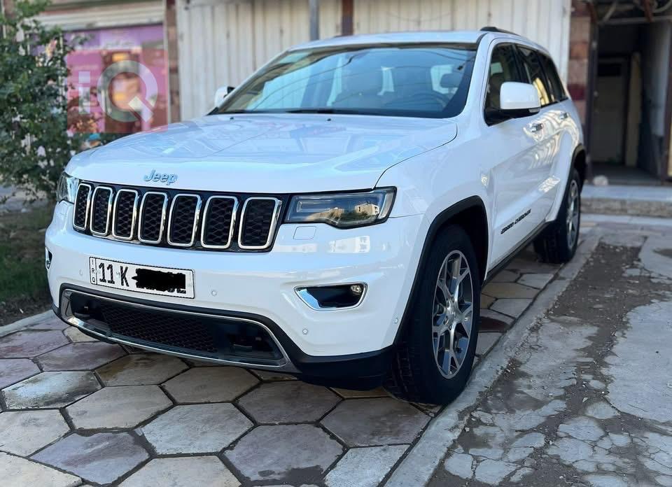 جیپ گراند شیرۆکی